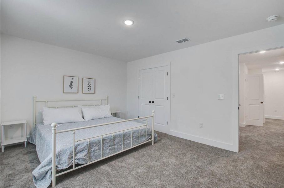 Furnished interior view inside a new home in , Hanahan (Image 7).