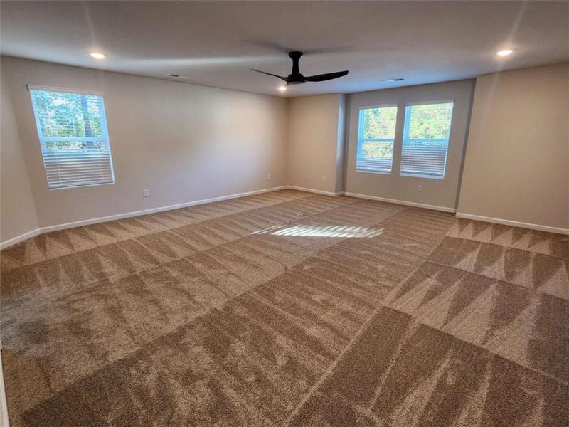 Spacious, unfurnished interior of a new home in The Woodlands Preserve, Jackson (Image 22).