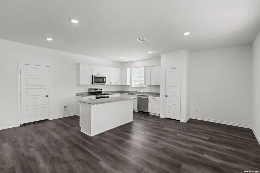 Furnished interior view inside a new home in Cinco Lakes, San Antonio (Image 4).