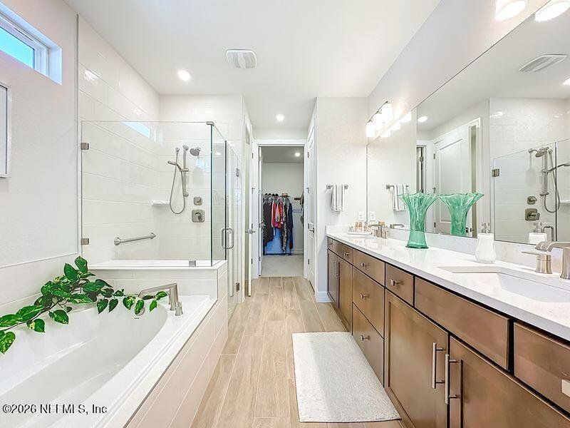 Furnished interior view inside a new home in , Ponte Vedra (Image 23).