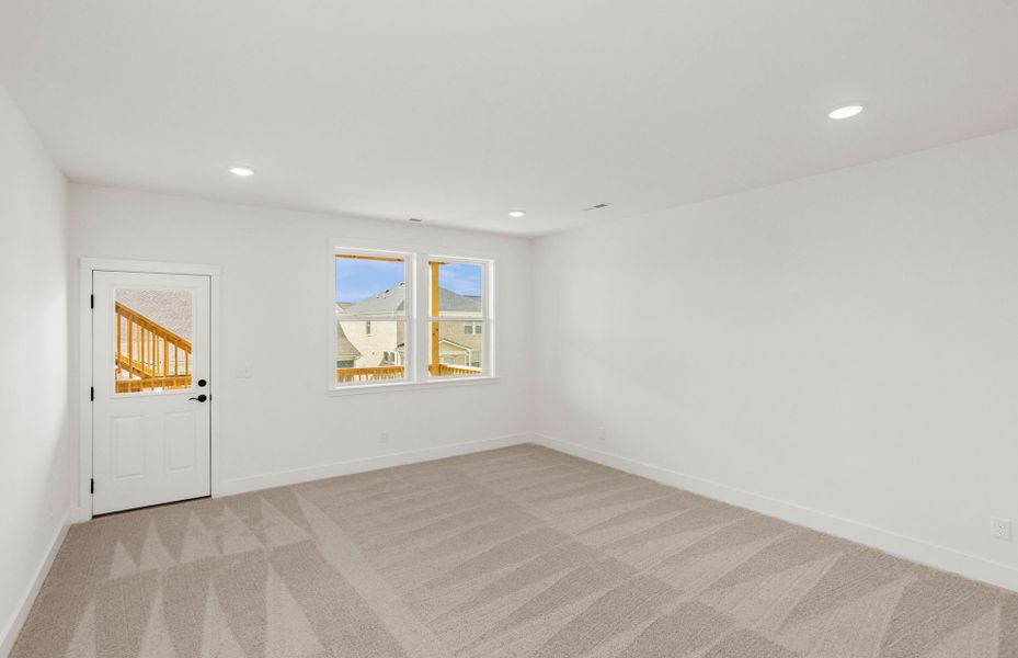 Spacious, unfurnished interior of a new home in Durham Farms, Hendersonville (Image 39).