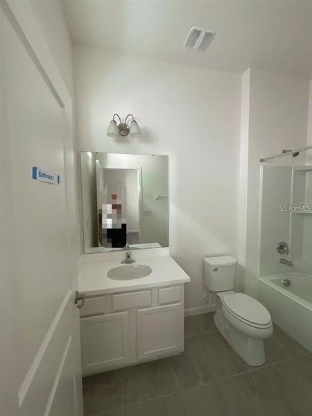 Furnished interior view inside a new home in , Kissimmee (Image 6).