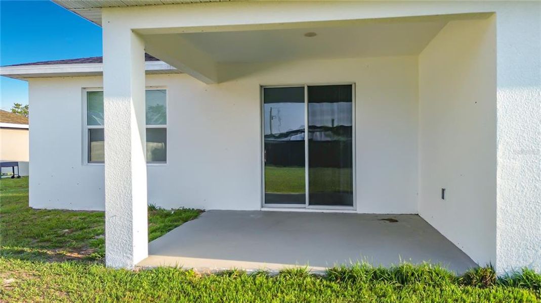 Exterior details and patio area of a home in , Ocala (Image 16).