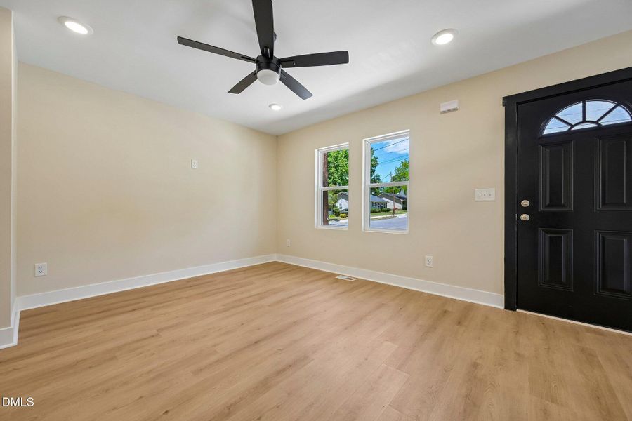 5-web-or-mls-Berwyn Ave-S1405-005