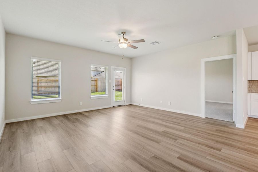 Photo is not of the actual home, but is an inspirational photo of builder’s model home and may depict options, furnishings, and/or decorator features that are not included Photo is not of the actual home, but is an inspirational photo of builder’s model home and may depict options, furnishings, and/or decorator features that are not included