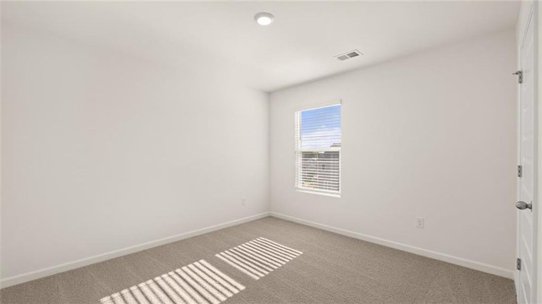 Spacious, unfurnished interior of a new home in Poplar Preserve, Newnan (Image 38).