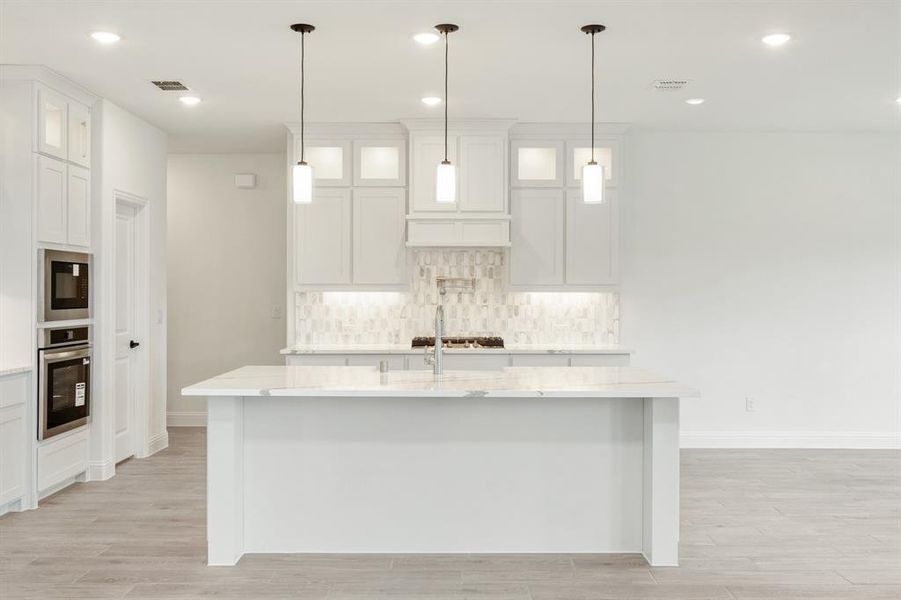 Furnished interior view inside a new home in Sonoma Verde, Rockwall (Image 12). Furnished interior view inside a new home in Sonoma Verde, Rockwall (Image 12).