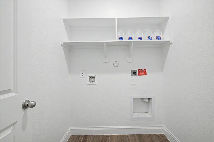 Spacious, unfurnished interior of a new home in , Tomball (Image 35). Spacious, unfurnished interior of a new home in , Tomball (Image 35).