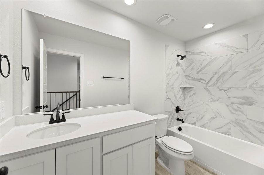 16. 6945 Mustang - 2ND Bath 16. 6945 Mustang - 2ND Bath