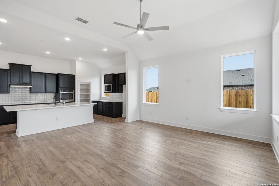 Spacious, unfurnished interior of a new home in Alsatian Oaks, Castroville (Image 41).