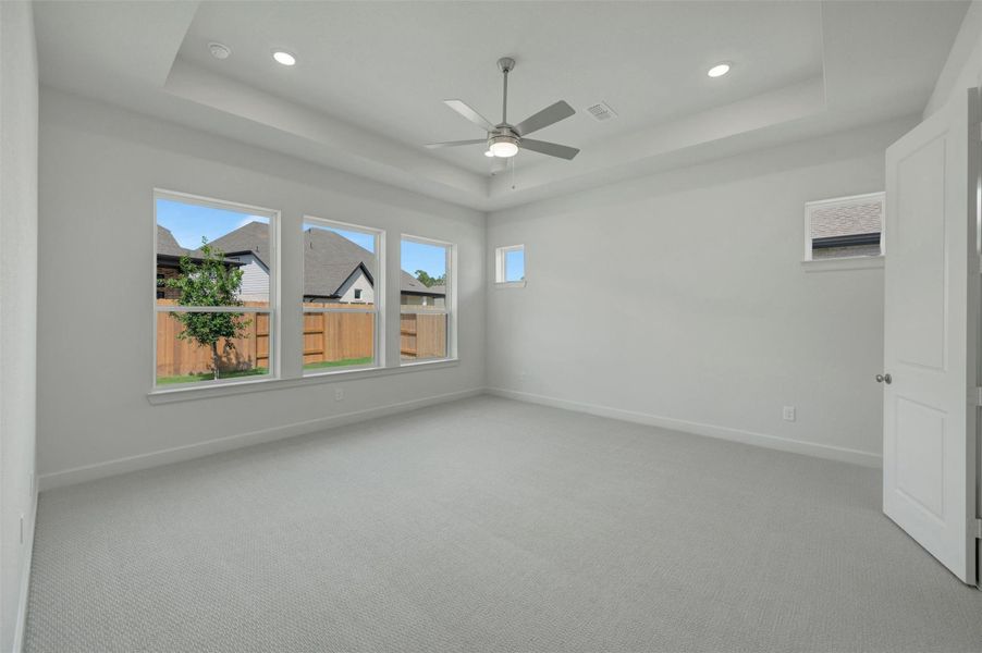 Spacious, unfurnished interior of a new home in ARTAVIA - Parkview Collection, Conroe (Image 32).