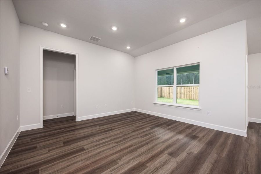 Spacious, unfurnished interior of a new home in Country Way South, Newberry (Image 23).