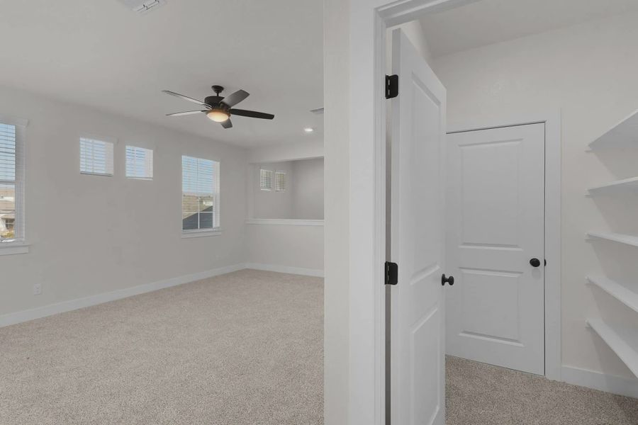 Spacious, unfurnished interior of a new home in Berry Creek Highlands, Georgetown (Image 18).