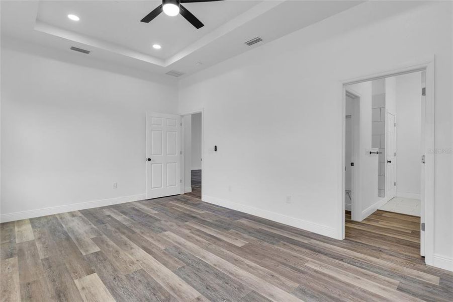 Spacious, unfurnished interior of a new home in , Ocala (Image 16).