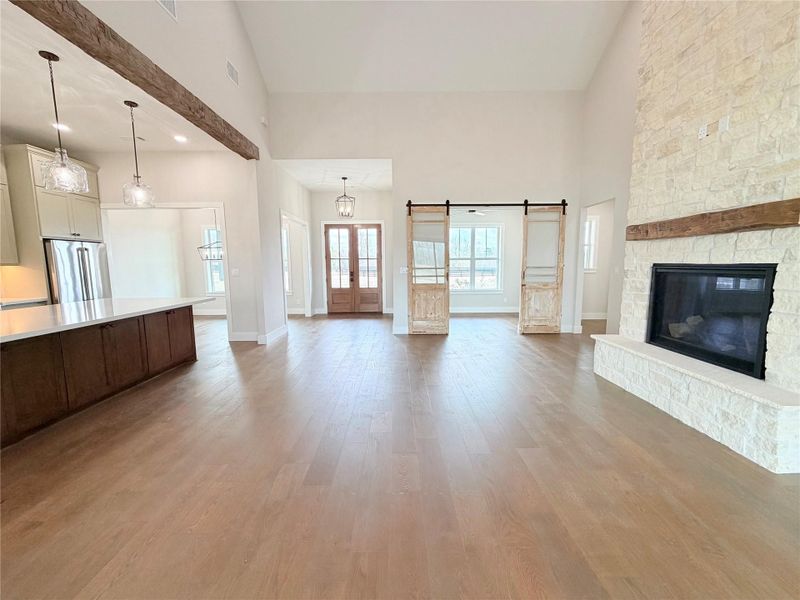 Spacious, unfurnished interior of a new home in , Washington (Image 38).