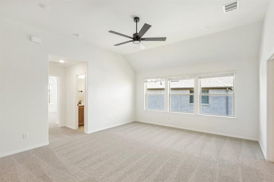 Spacious, unfurnished interior of a new home in Creekview Meadows, Pilot Point (Image 29). Spacious, unfurnished interior of a new home in Creekview Meadows, Pilot Point (Image 29).