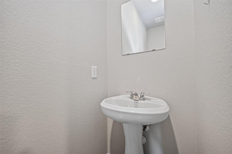 Close-up of interior finishes inside a home in Charleston Heights, Rosharon (Image 10).