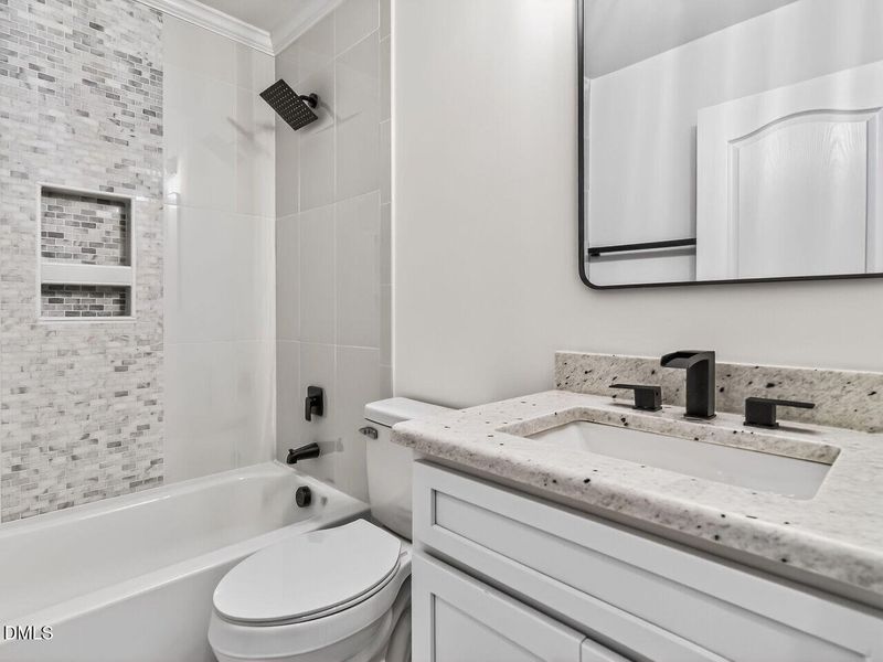 024-1280x960-bathroom