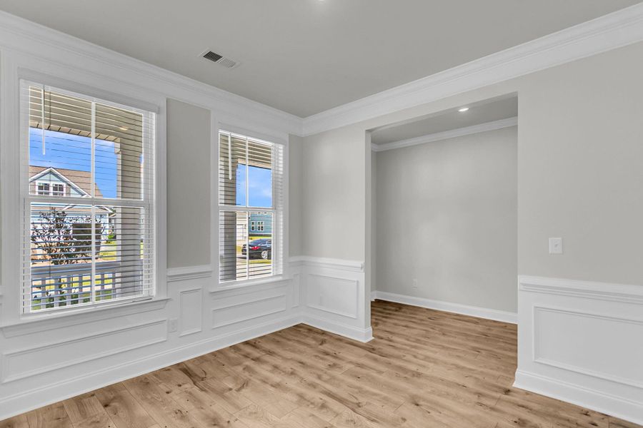 Spacious, unfurnished interior of a new home in Tidewater at Lakes of Cane Bay, Summerville (Image 35).