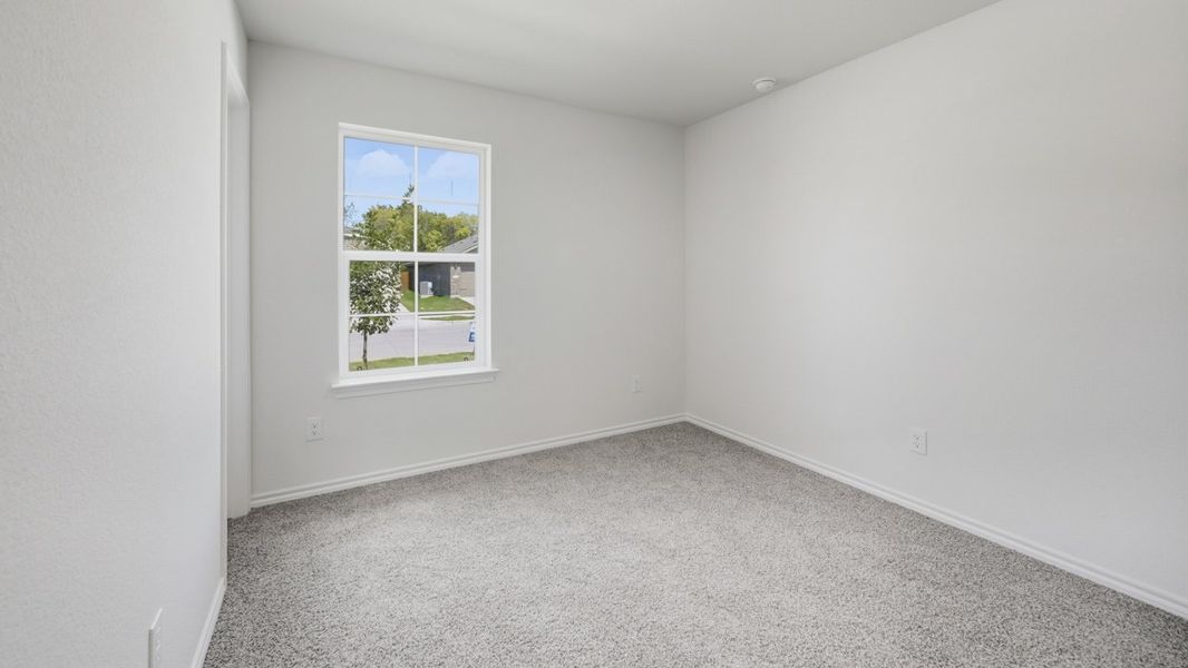 Spacious, unfurnished interior of a new home in Saddlebrook, Waxahachie (Image 19).