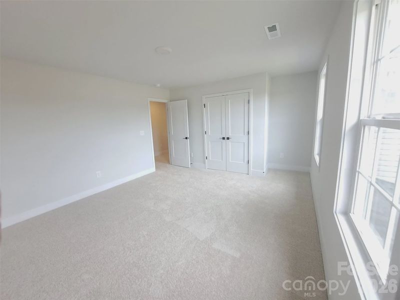 Spacious, unfurnished interior of a new home in Kerns Ridge, Salisbury (Image 16).