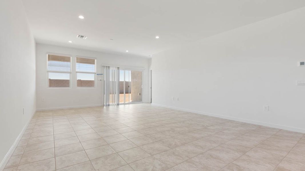 Spacious, unfurnished interior of a new home in Heartland Ranch, Coolidge (Image 13).