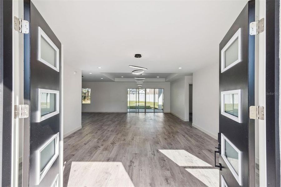 Spacious, unfurnished interior of a new home in , Leesburg (Image 30).