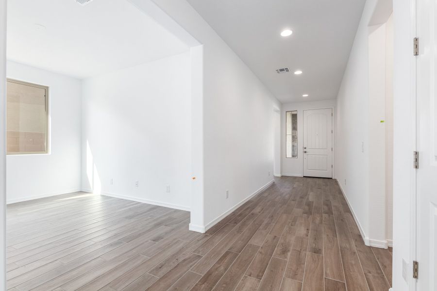 Representative unfurnished interior of a home built from the 55-RV1 by Taylor Morrison in Allen Ranches, Litchfield Park (Image 10).