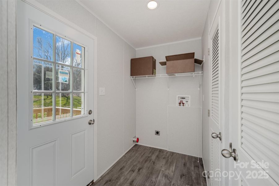 Spacious, unfurnished interior of a new home in , Shelby (Image 25).