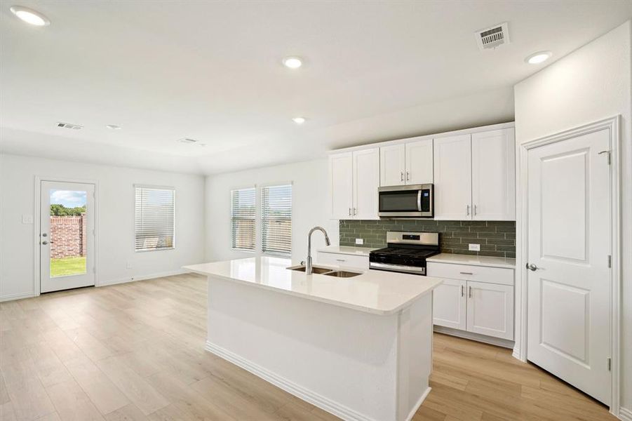 Photo is not of the actual home, but is an inspirational photo of builder’s model home and may depict options, furnishings, and/or decorator features that are not included. Photo is not of the actual home, but is an inspirational photo of builder’s model home and may depict options, furnishings, and/or decorator features that are not included.