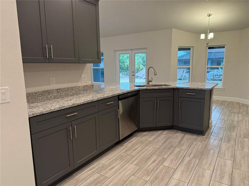 Spacious, unfurnished interior of a new home in South Gulf Cove, Port Charlotte (Image 10).