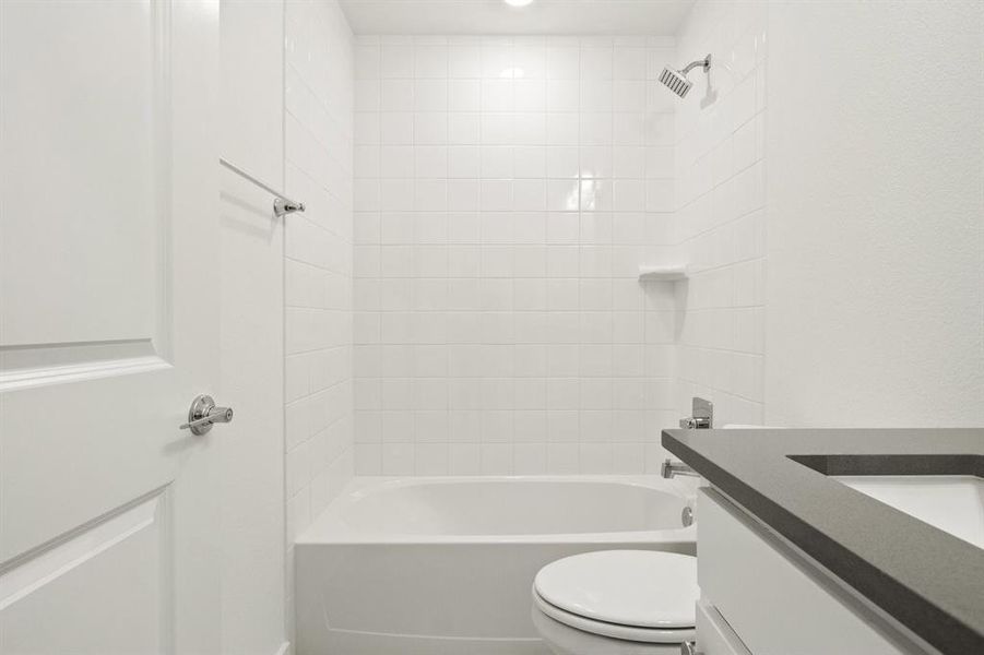 026-8513DelRioTrail-Rowlett-TX-75089-Bathroom2.jpg-SMALL