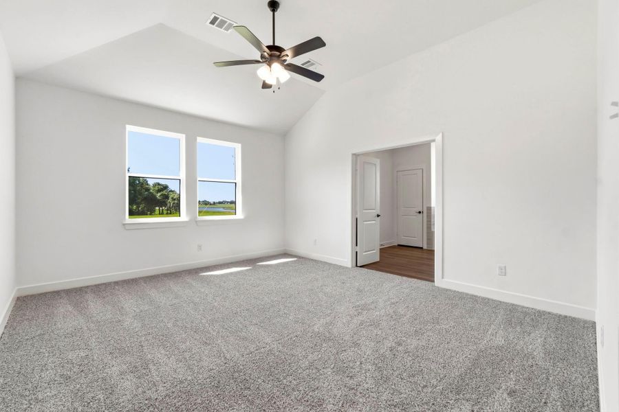 Spacious, unfurnished interior of a new home in , Centerville (Image 39).