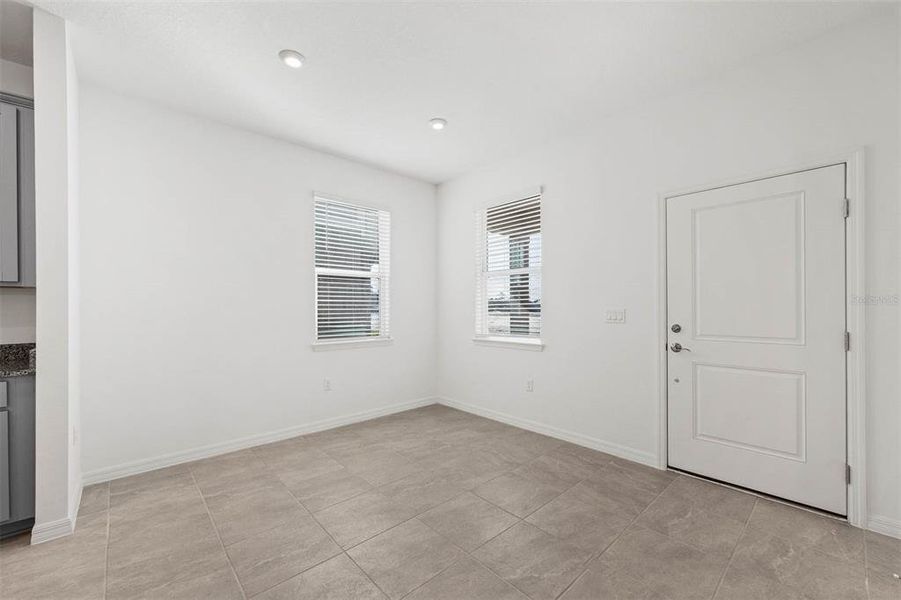 Spacious, unfurnished interior of a new home in , Debary (Image 33).