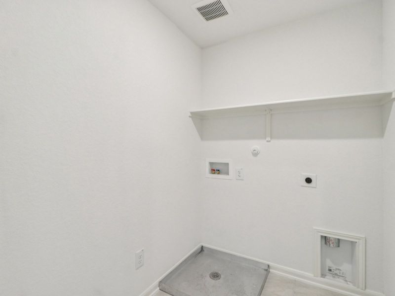 Image 26 of a home in Royal Crest. Image 26 of a home in Royal Crest.