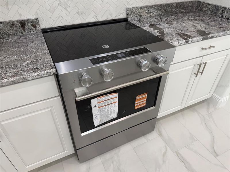 Close-up of interior finishes inside a home in , Hernando (Image 24).