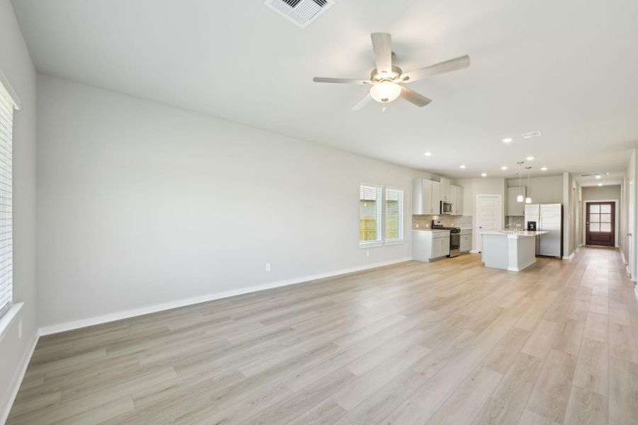 Photo is not of the actual home but is an inspirational photo of builder’s model home and may depict options, furnishings, and/or decorator features that are not included.