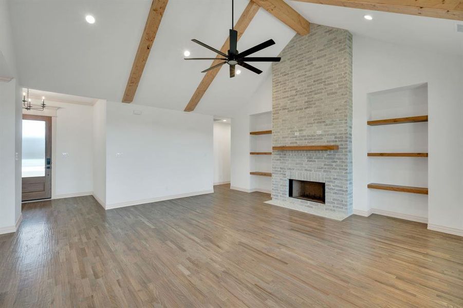 Spacious, unfurnished interior of a new home in , Waxahachie (Image 23).