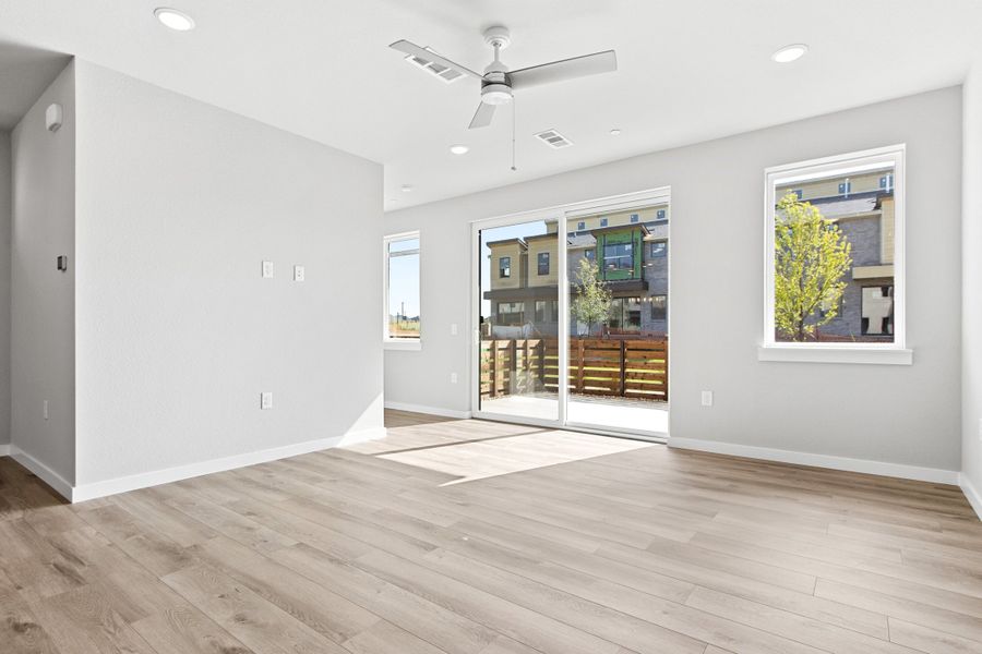 Spacious, unfurnished interior of a new home in Ten Mile Creek, Celina (Image 22).