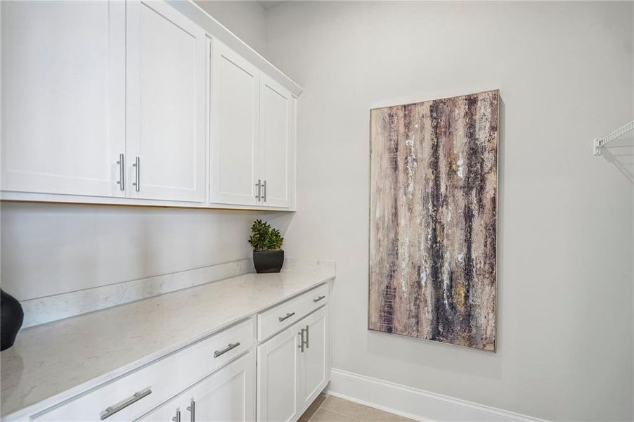 Furnished interior view inside a new home in Aberdeen, Hoschton (Image 23).