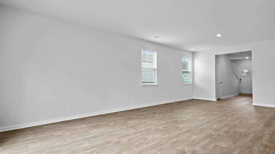Representative unfurnished interior of a home built from the ROBIE by D.R. Horton in Hillcrest, Ravenel (Image 15).