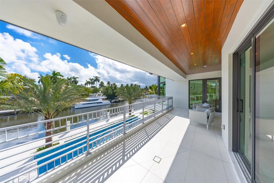 Exterior details and patio area of a home in , Fort Lauderdale (Image 47).