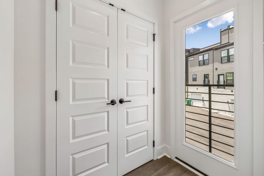 Image 47 of a home in Skyline.
