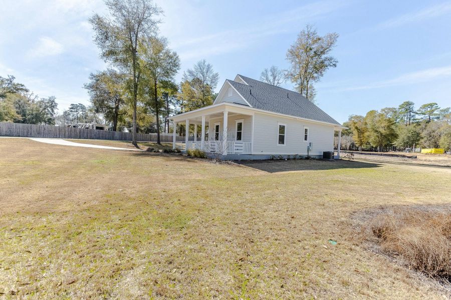 Exterior details and patio area of a home in , Summerton (Image 3).