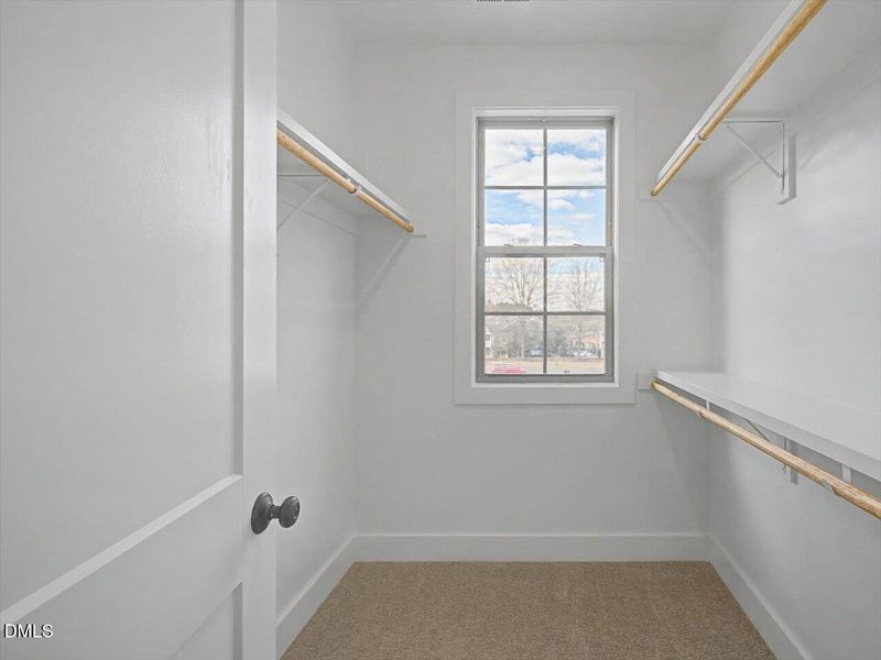 57-Walk in Closet 57-Walk in Closet