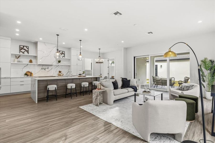 Furnished interior view inside a new home in , Orlando (Image 14).
