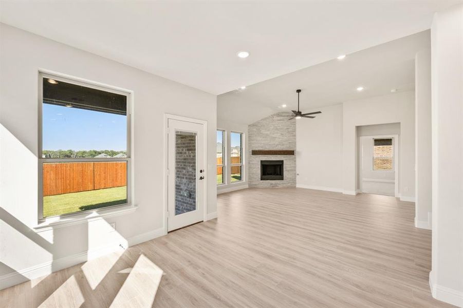 Spacious, unfurnished interior of a new home in Sunset Ridge, Alvarado (Image 35). Spacious, unfurnished interior of a new home in Sunset Ridge, Alvarado (Image 35).