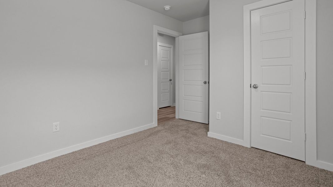 Representative unfurnished interior of a home built from the ASHBURN by D.R. Horton in Hampton Hills, Abilene (Image 20).