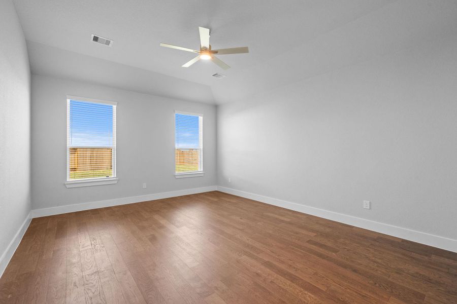 Spacious, unfurnished interior of a new home in Beacon Hill, Waller (Image 11).