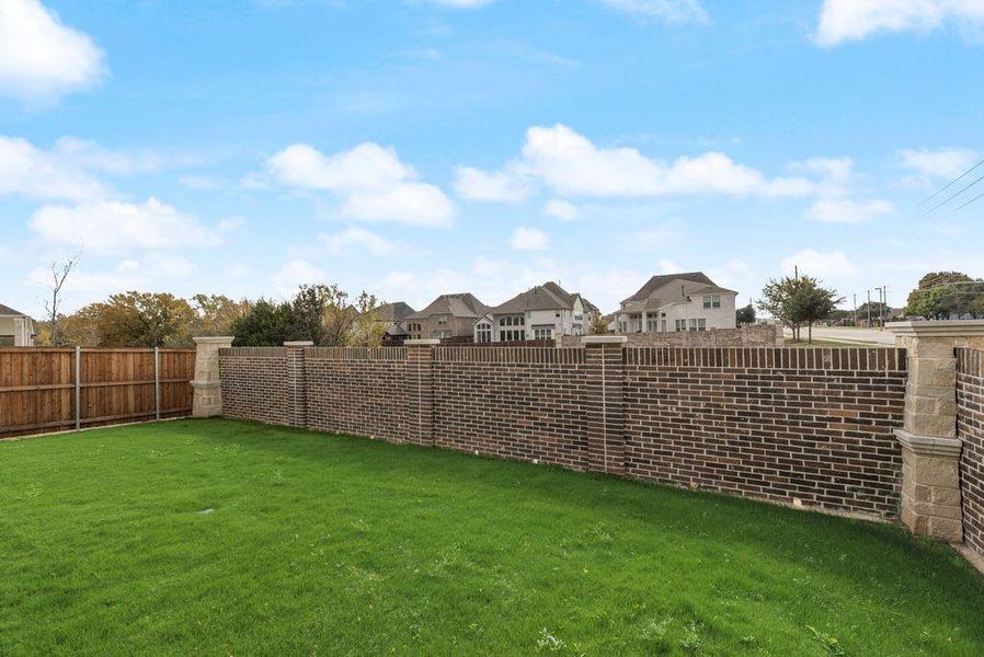 Exterior details and patio area of a home in Lake Forest, McKinney (Image 3). Exterior details and patio area of a home in Lake Forest, McKinney (Image 3).
